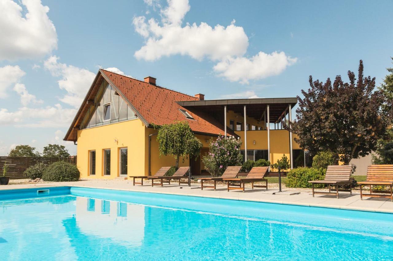Vila Izabela Krizevci pri Ljutomeru Экстерьер фото